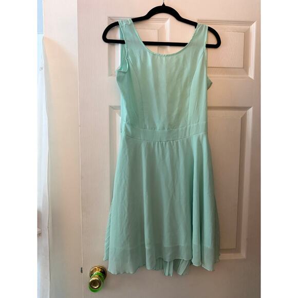 Source Unknown Dresses & Skirts - Beautiful Light Flowy Pleated Mint Dress Size Large